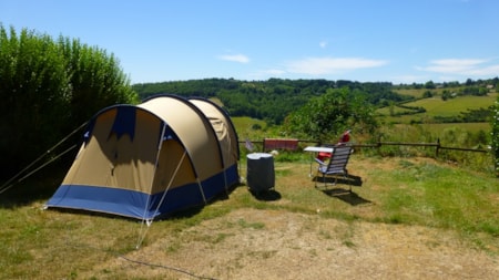 Pitch - Privilege Package For Tent - Sunny Pitch With Valley View (10A Electricity Included) - Flower Camping Les Terrasses de Dordogne